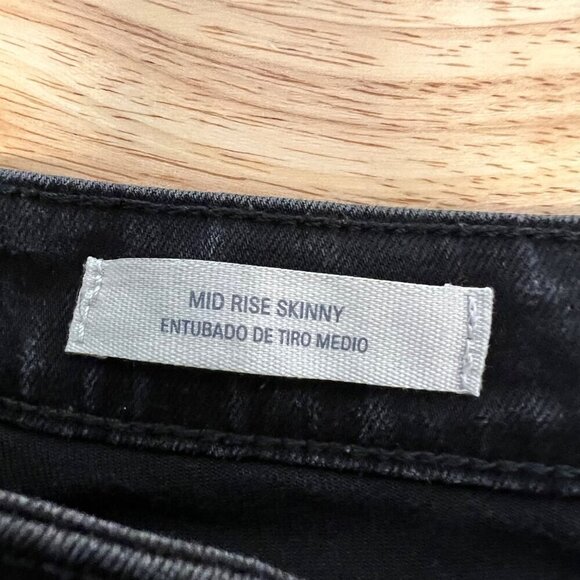 Universal Thread Womens Mid Rise Skinny Jeans Black Distressed Size 2/26S - Picture 9 of 10